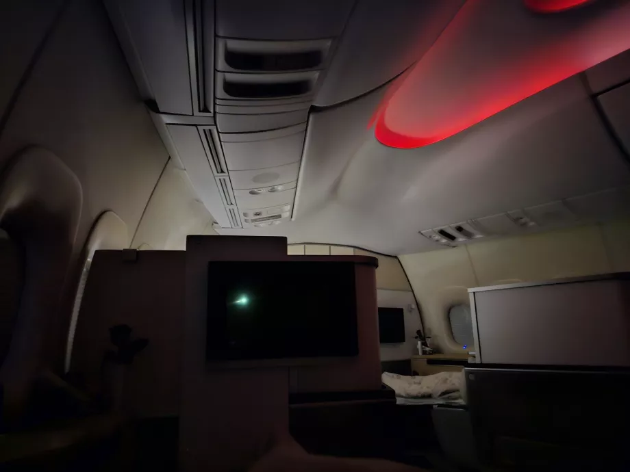 Die Lampe des Beifahrers in der Reihe vor mir