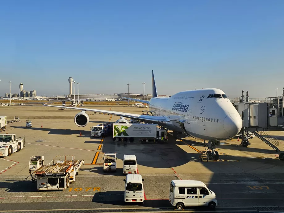 Boeing 747-8 auf dem Flughafen Haneda