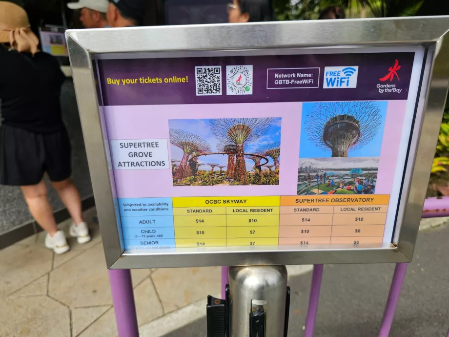 Gardens by the Bay, Eingang zum Supertree-Observatorium