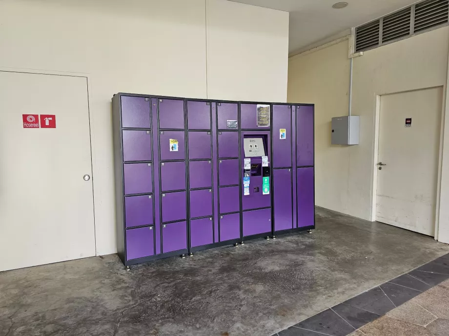 Gepäckaufbewahrung am Haupteingang