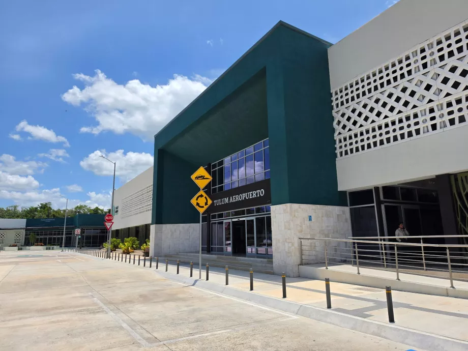 Bahnhof Tulum Aeropuerto