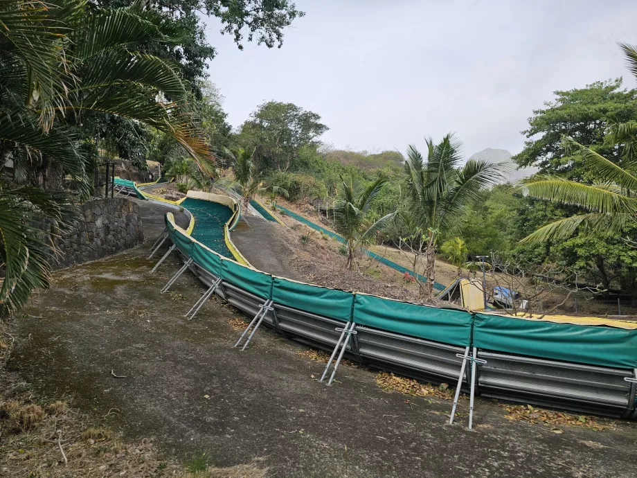 Toboggan im Casela Zoo