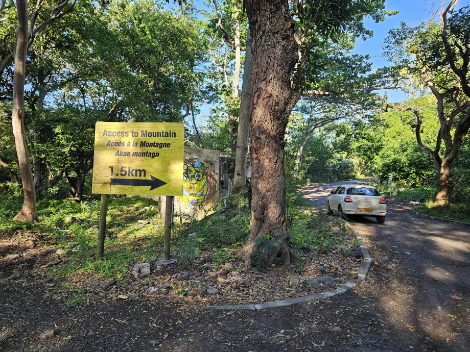 Le Morne, Zufahrtsstraße für Autos