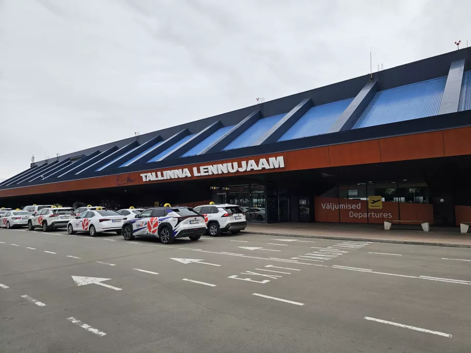 Ankunft am Flughafen Tallinn