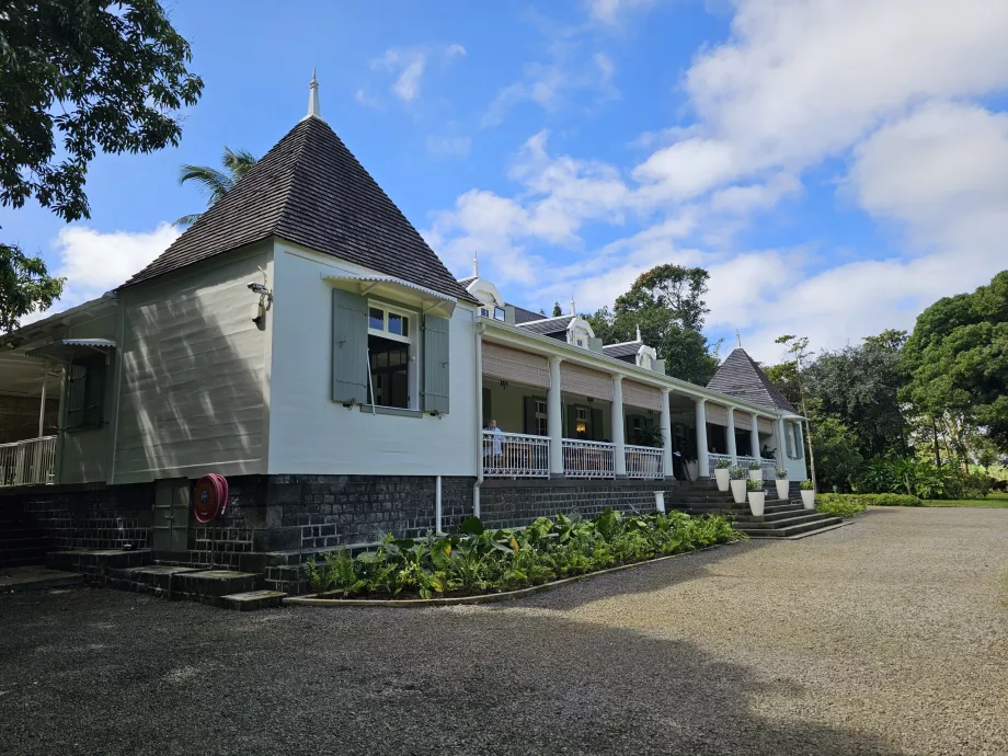 Saint Aubin, Restaurant