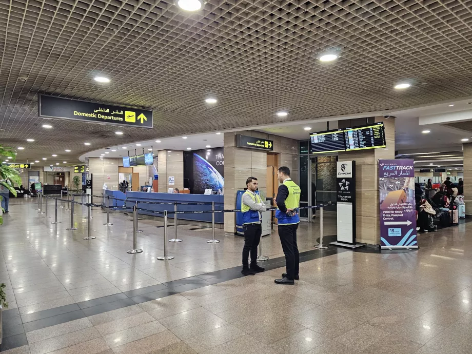 Verbindungen zu nationalen und internationalen Flügen