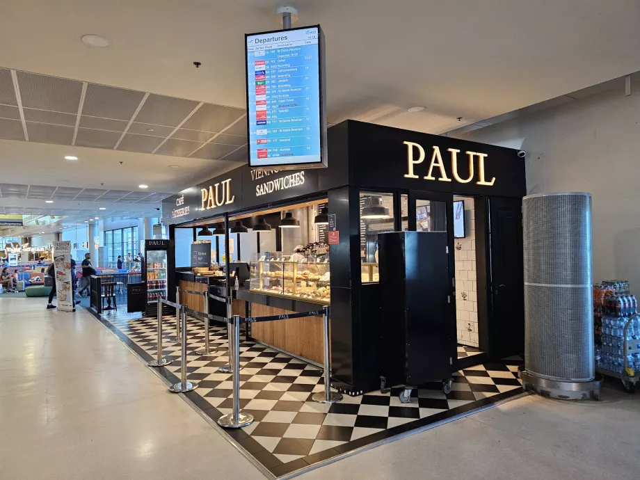 Bäckerei Paul in der Transitzone