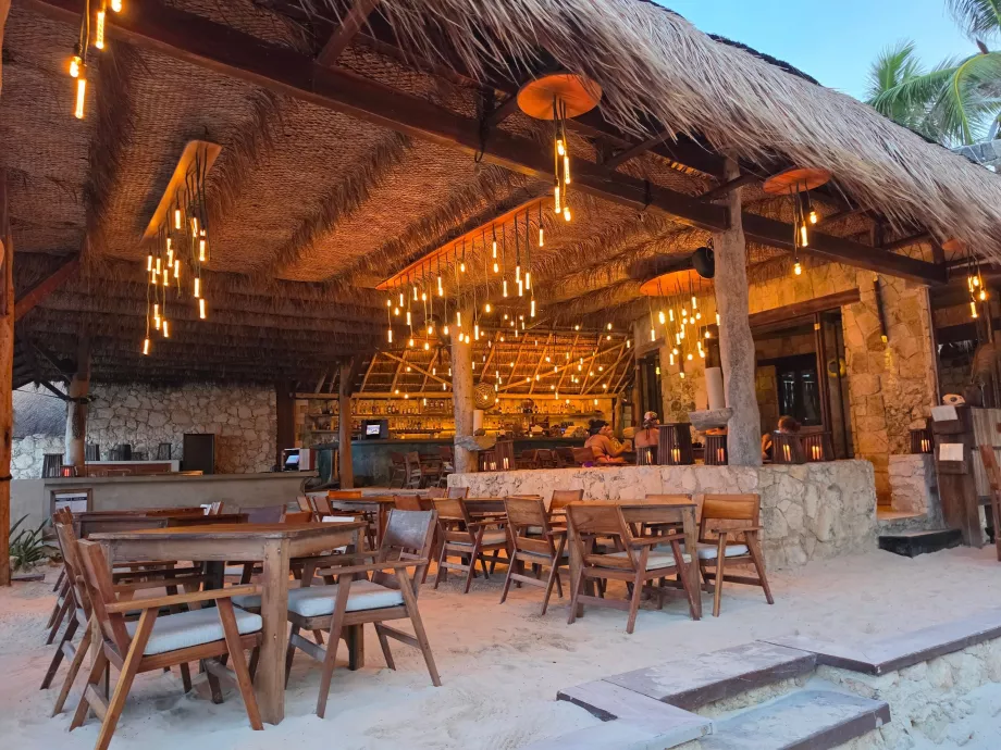 Restaurants entlang der Hauptstraße