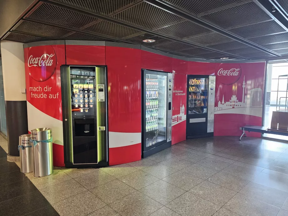 Verkaufsautomaten in der Ankunftshalle