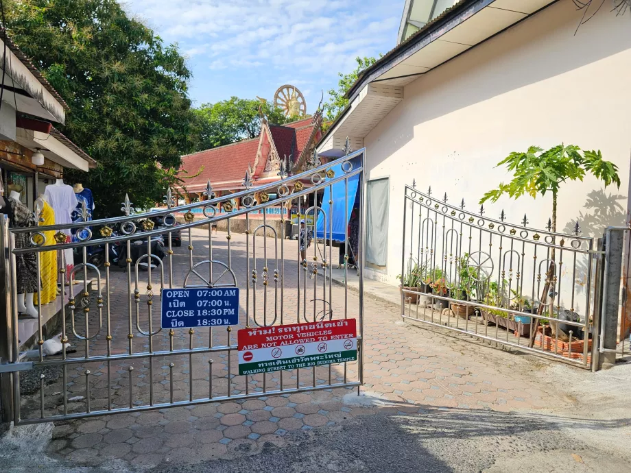 Wat Phra Yai, Öffnungszeiten