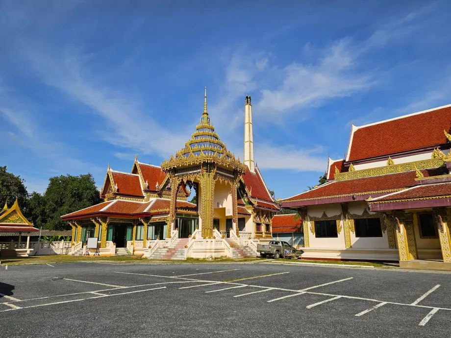 Wat Plai Laem, Parken