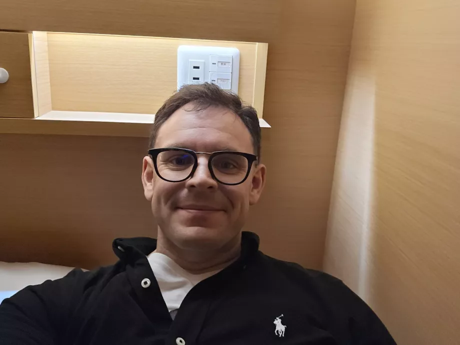 Ich liege in einer Kapsel