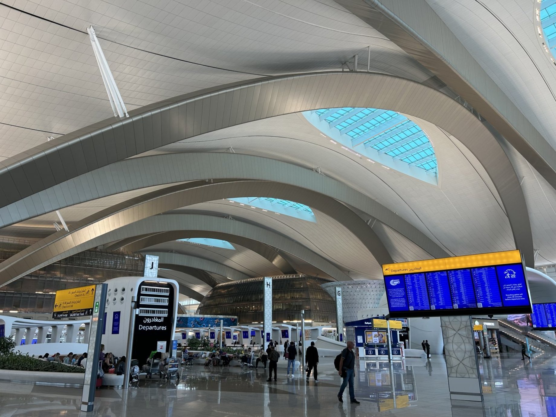 Flughafen Abu Dhabi Ankunft Und Abflug Laut Aktuellem Flugplan www.cestee.de