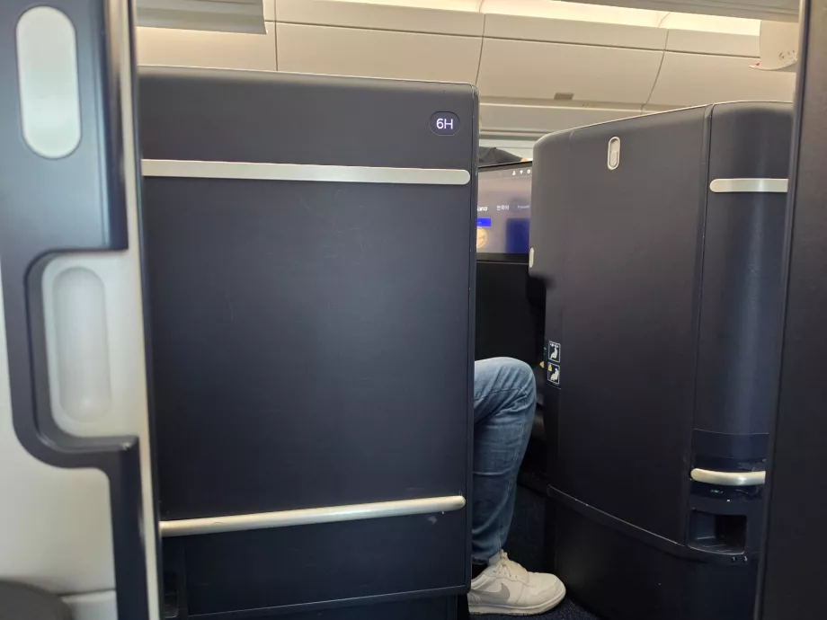 Der Blick von meinem Sitzplatz aus bei geöffneter Tür