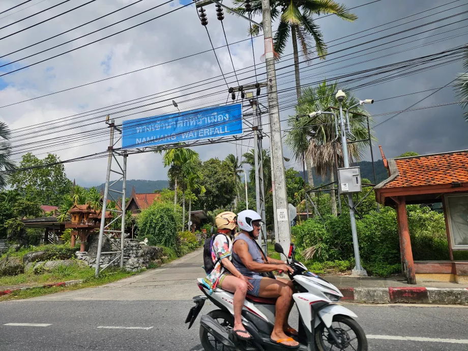 Na Muang Wasserfall 1, Eingang