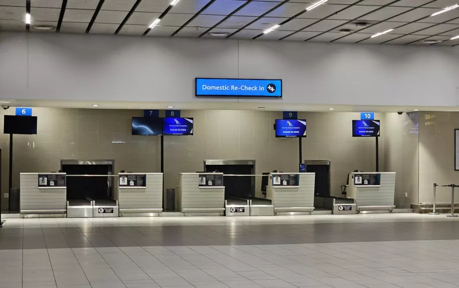 Inländischer Check-in beim Transfer