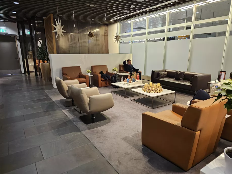 First Class Lounge (Hauptterminal) - Sitzgelegenheiten und bequeme Sessel
