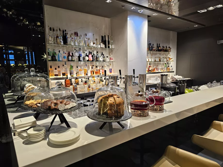 First Class Lounge (Hauptterminal) - Bar