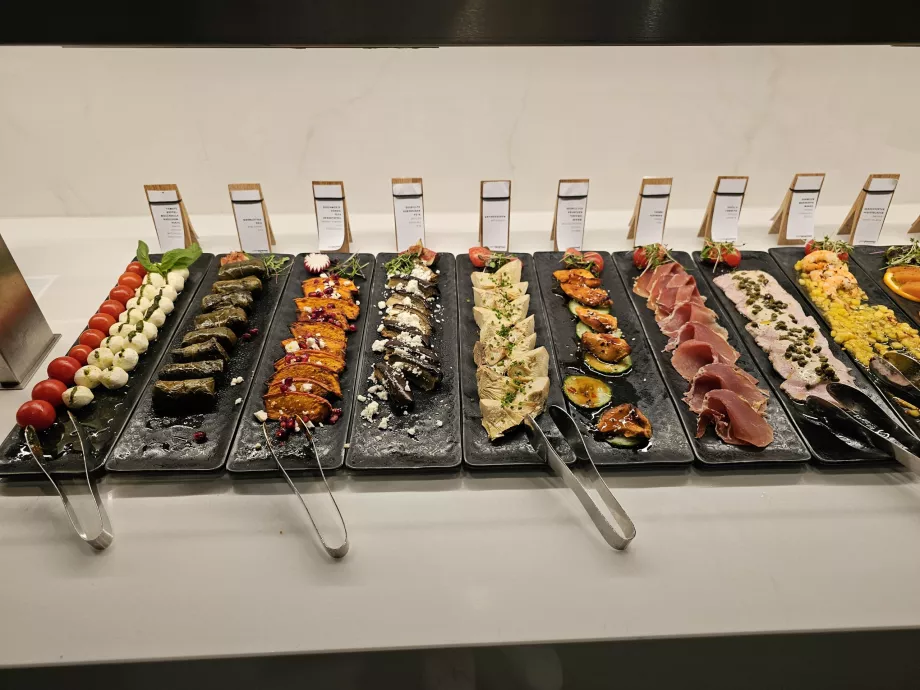 First Class Lounge (Hauptterminal) - kalte Küche