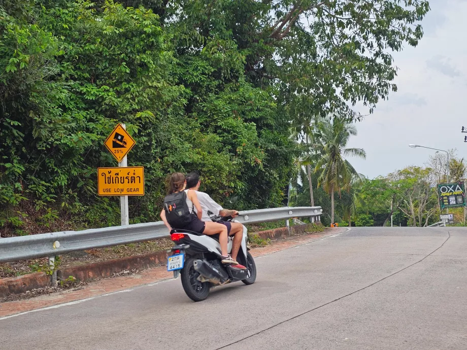 Mit dem Motorroller durch Koh Phangan fahren