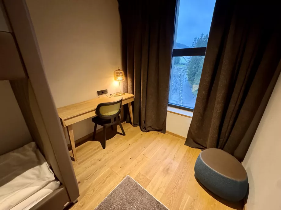 Schreibtisch im Kinderzimmer