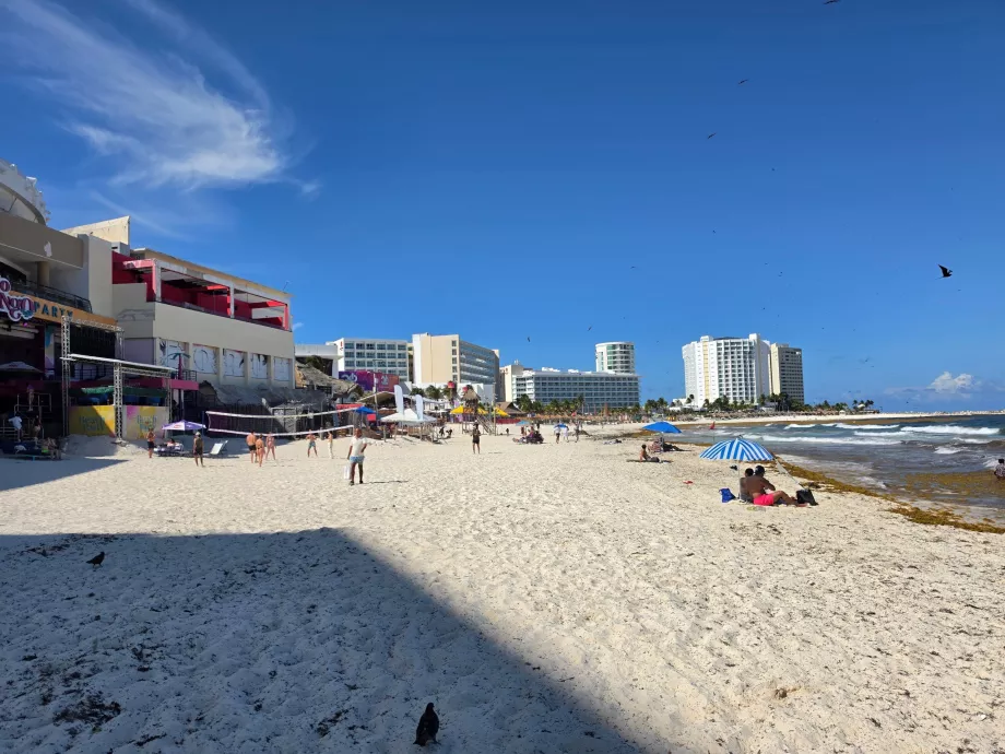 Playa Gaviota Azul vor dem Coco Bongo