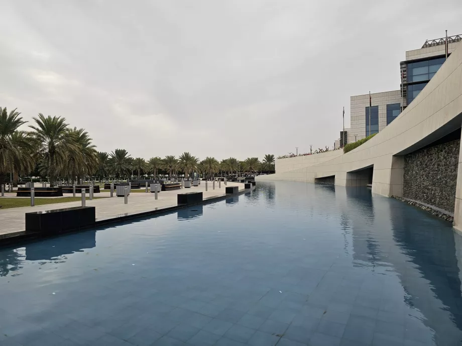 Parken vor dem Flughafen