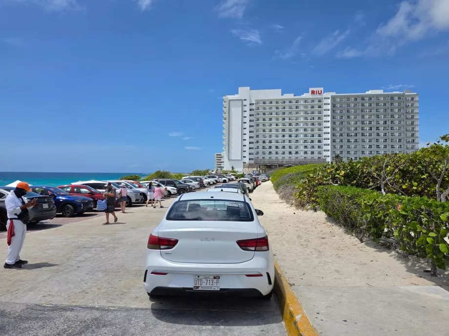 Parken am Playa Delfines