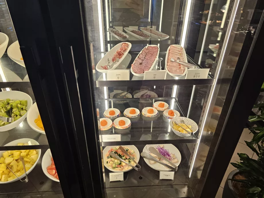 Frühstück - Salate und Schinken