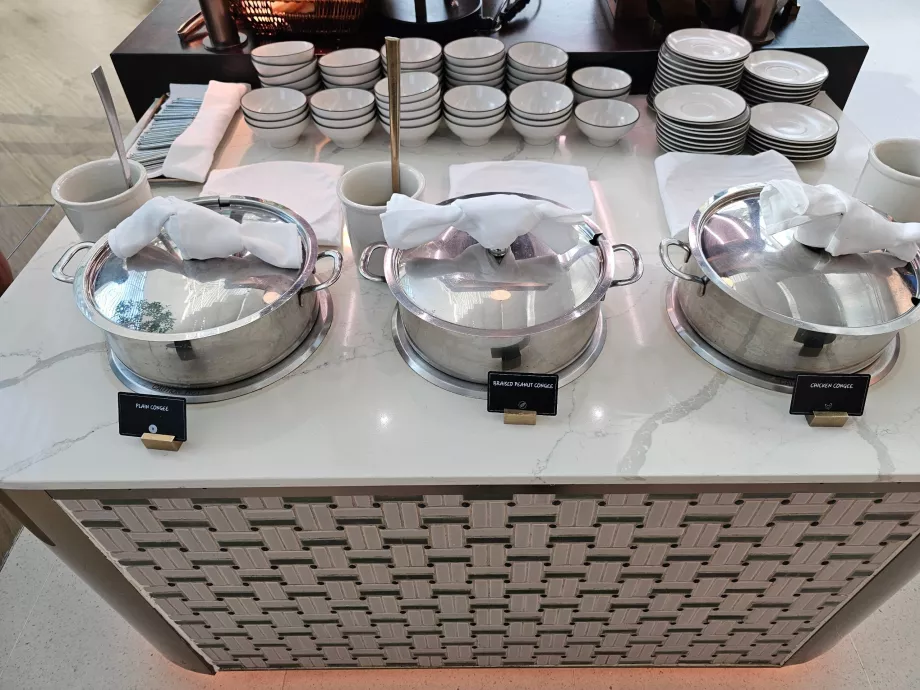 Frühstück im Restaurant Rise