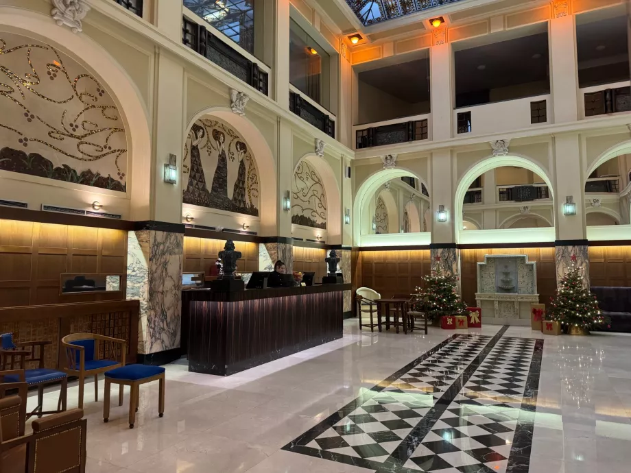 Hotellobby und Rezeption
