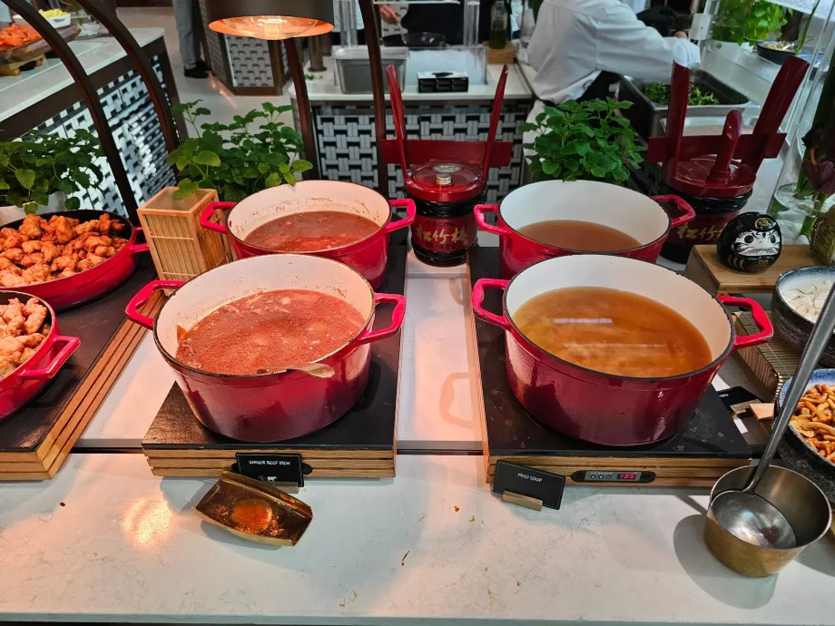 Frühstück im Restaurant Rise