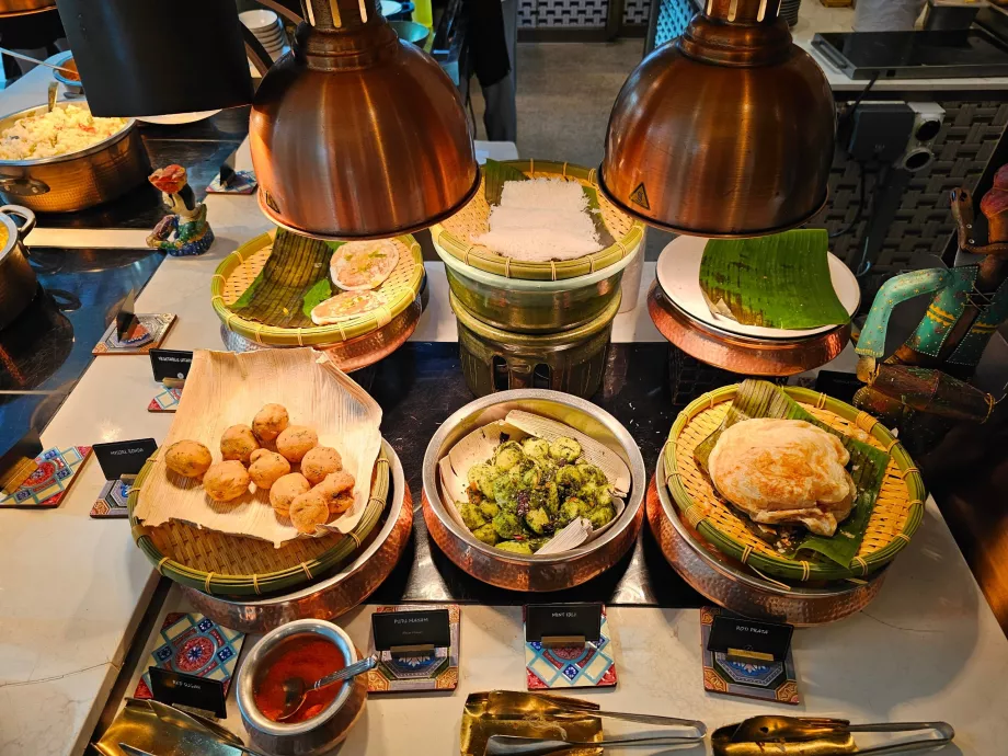 Frühstück im Restaurant Rise