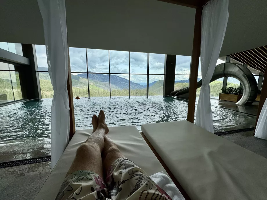Blick auf die Niedere Tatra vom Pool aus