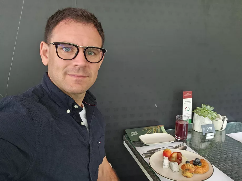 Frühstück im Restaurant Rise