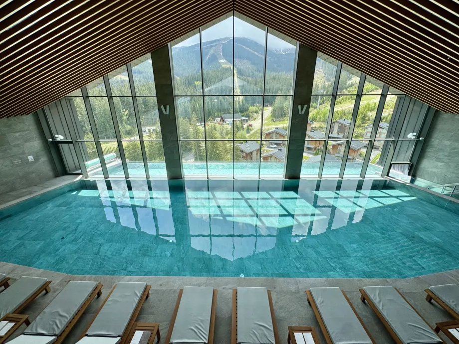 Schwimmbad im Swissotel Damin Jasna