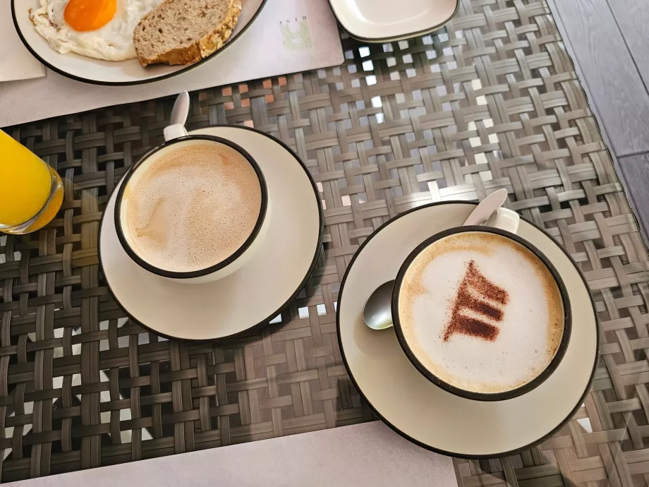 Frühstück im Restaurant Rise