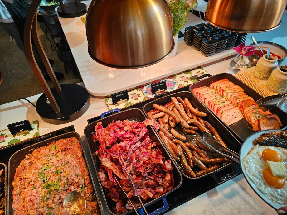 Frühstück im Restaurant Rise