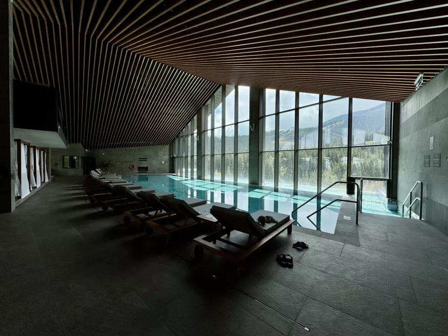 Hallenbad und Freibad
