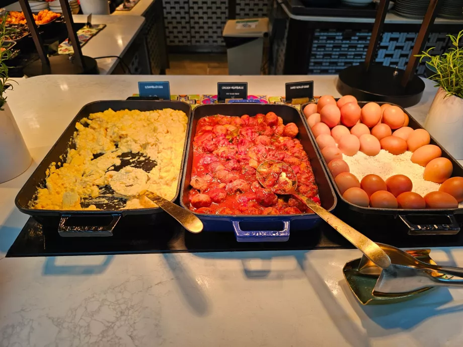 Frühstück im Restaurant Rise