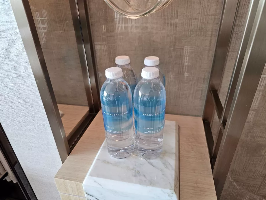 Kostenloses Wasser auf dem Zimmer