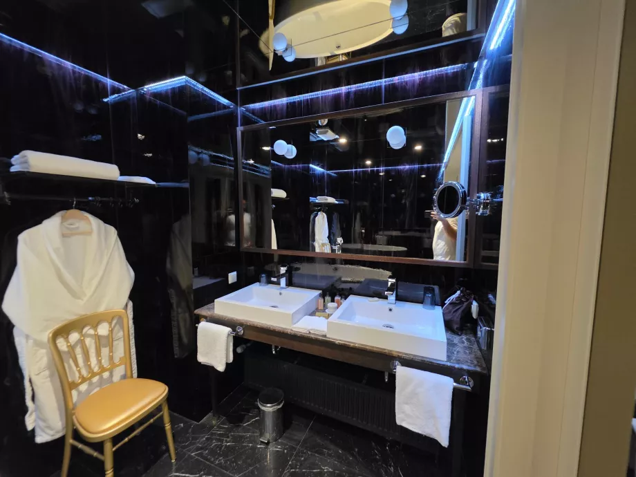 Hauptbadezimmer