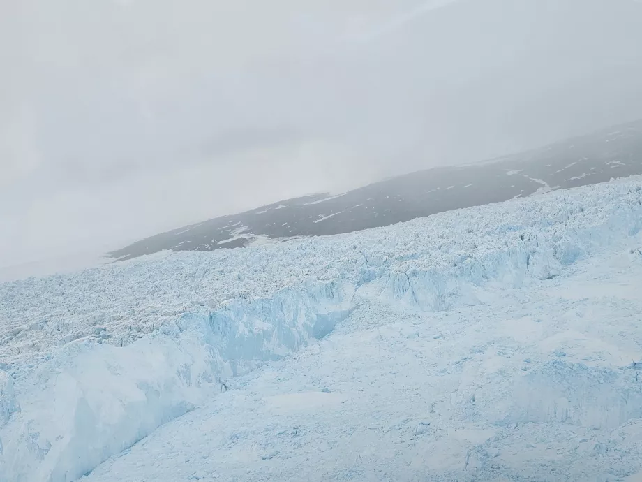 Kangia-Gletscher aus dem Hubschrauber