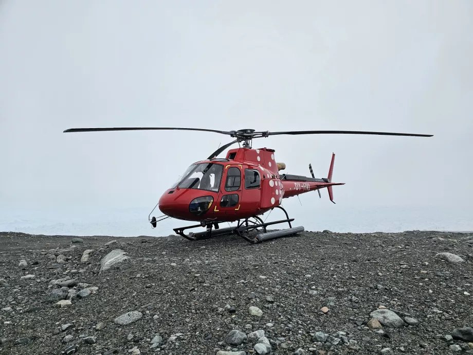 Hubschrauber auf dem Gletscher