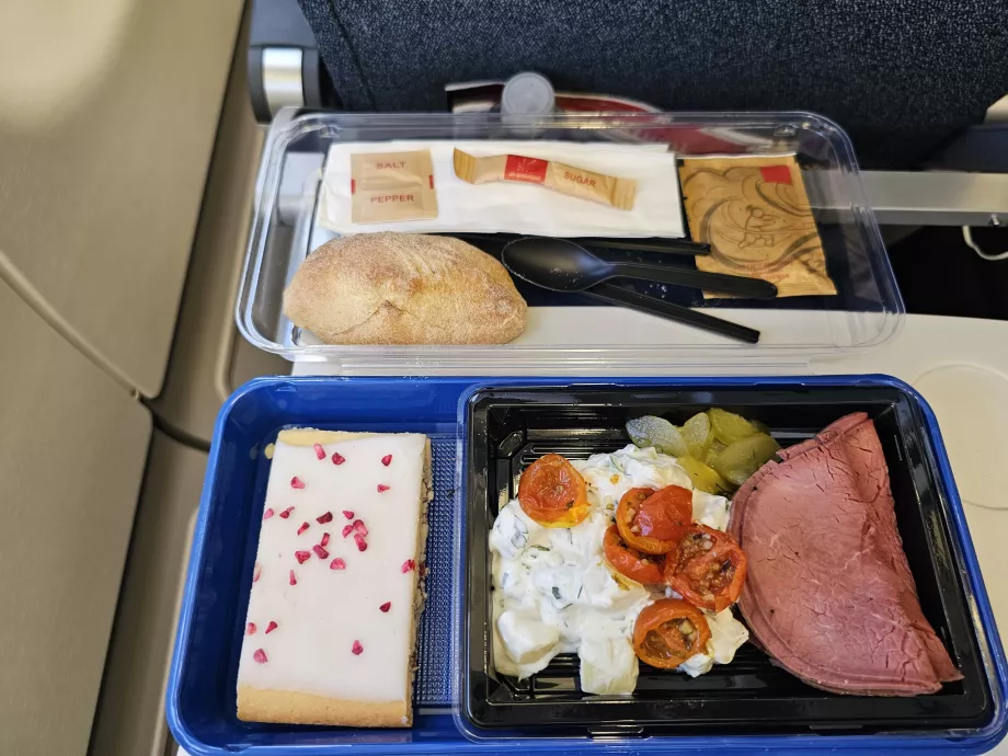 Hauptmahlzeit, internationaler Flug Nuuk-Kopenhagen