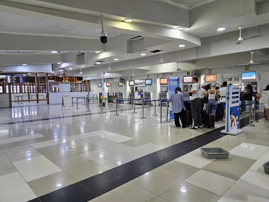 Terminal 2A, Check-in-Schalter