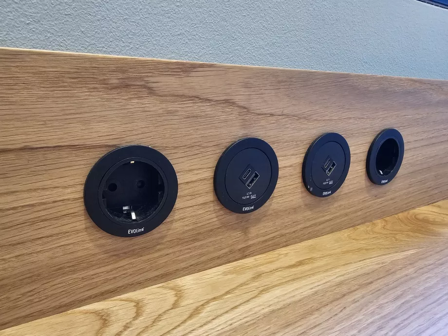Steckdosen zum Laden von Elektronik