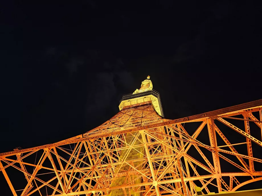 Tokyo Tower bei Nacht