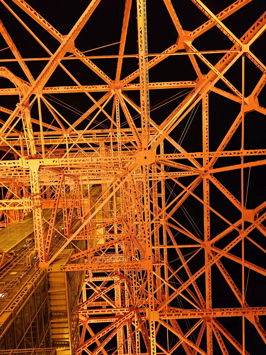 Der Weg die Treppe hinunter