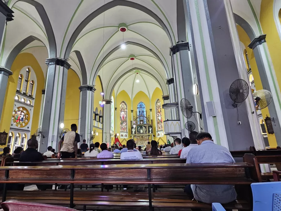 Innenraum der St. Josephs-Kathedrale